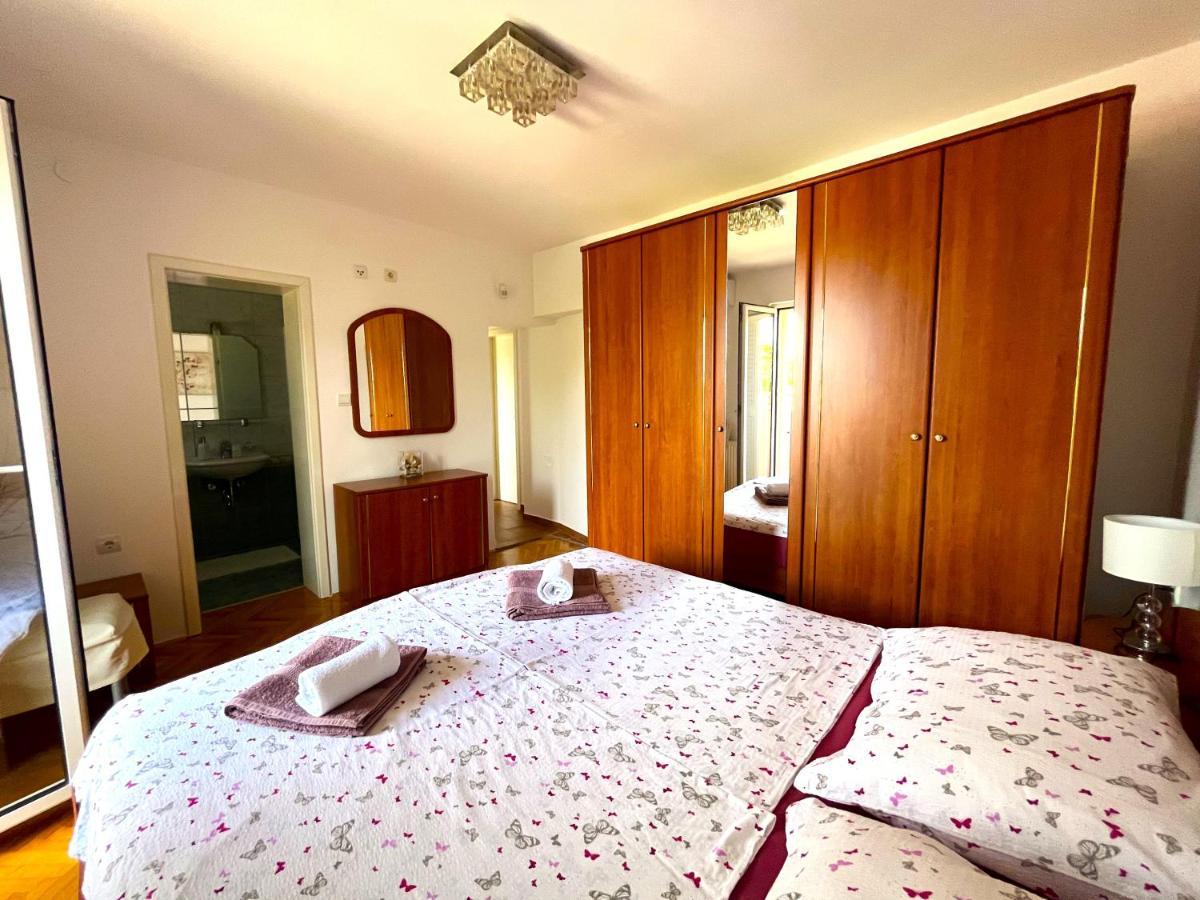 Apartment And Rooms Milak 拉布 外观 照片