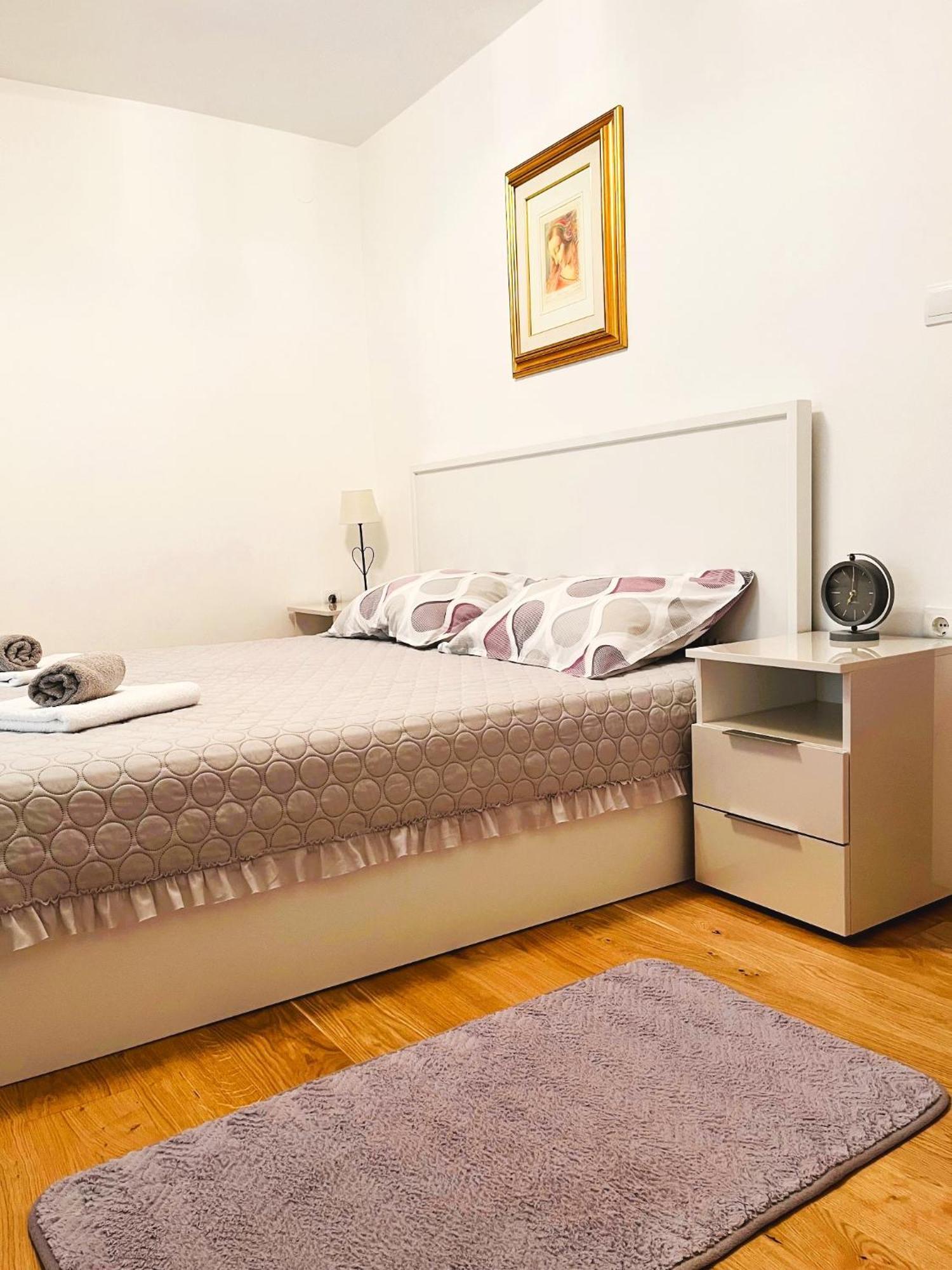 Apartment And Rooms Milak 拉布 外观 照片