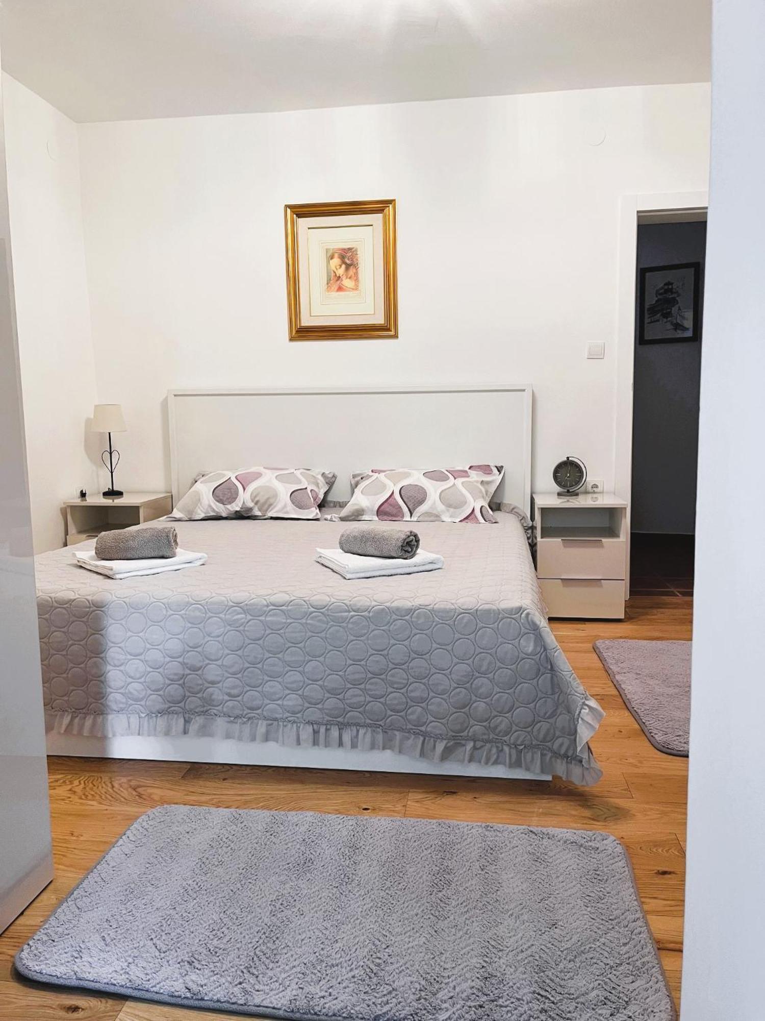Apartment And Rooms Milak 拉布 外观 照片