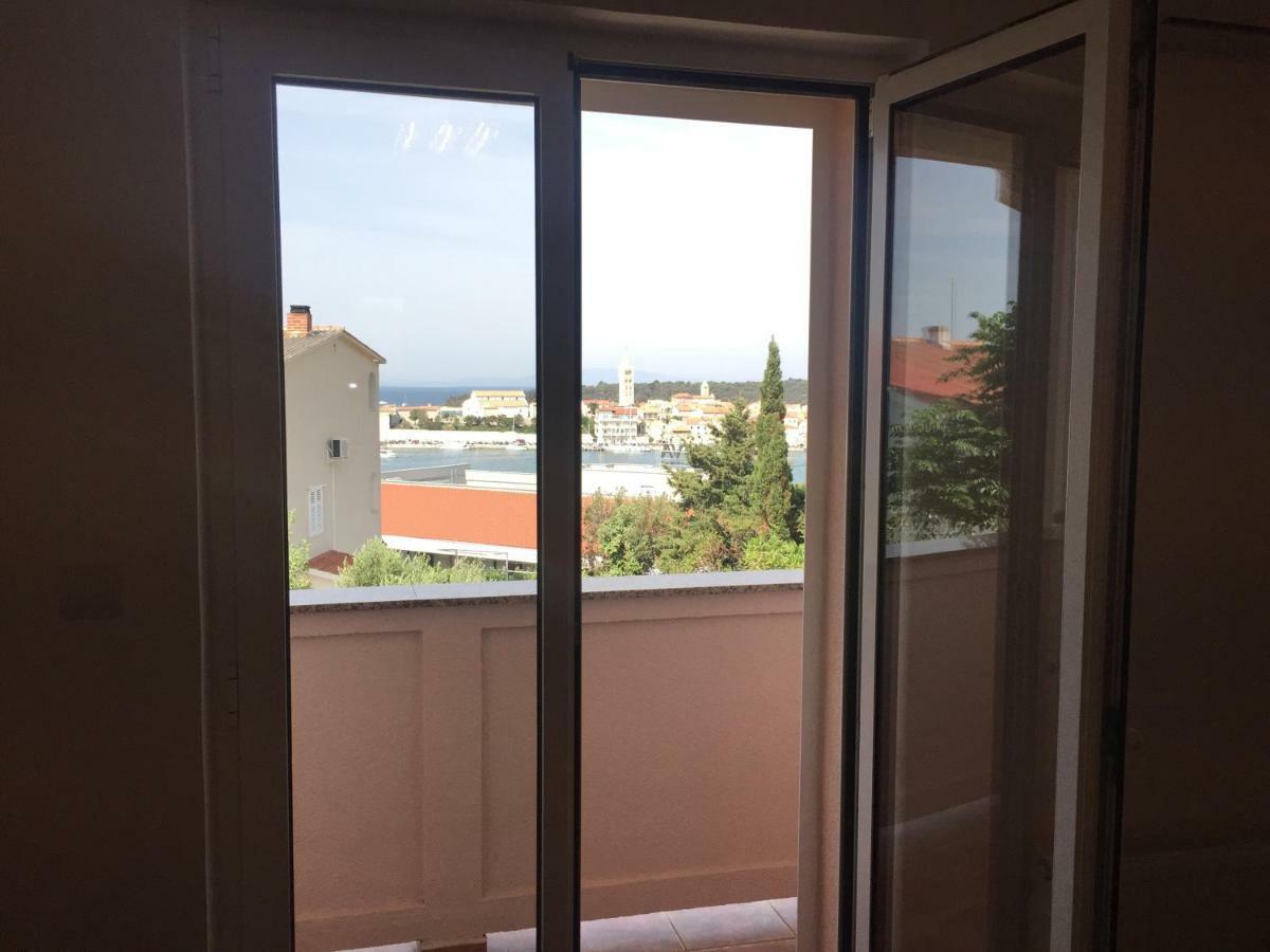 Apartment And Rooms Milak 拉布 外观 照片