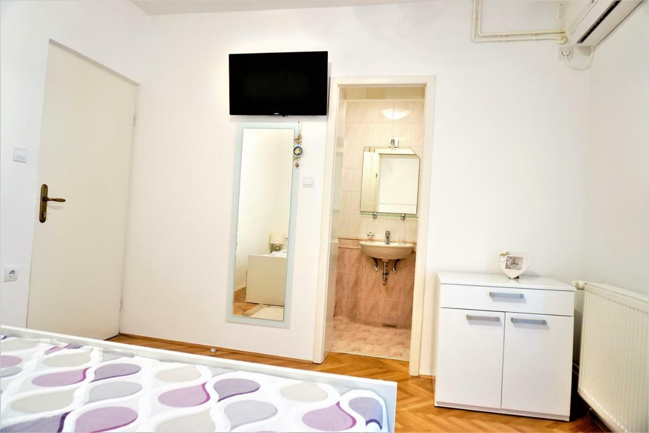 Apartment And Rooms Milak 拉布 外观 照片