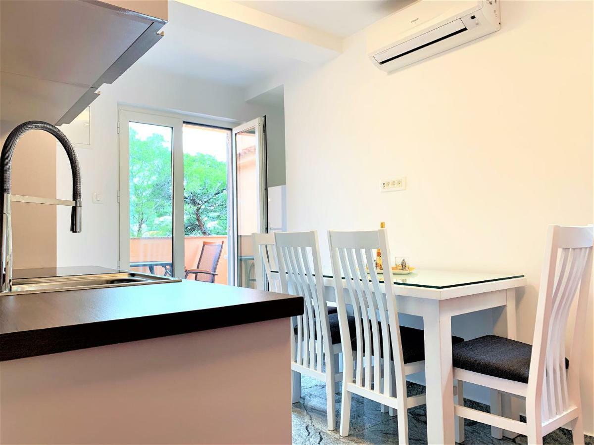 Apartment And Rooms Milak 拉布 外观 照片